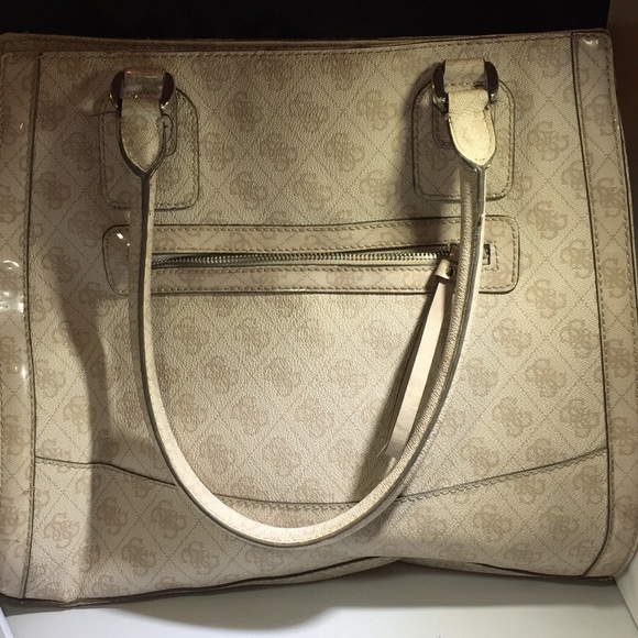 15”x13” guess bag! Perfect for laptop or overnight - Picture 3 of 4